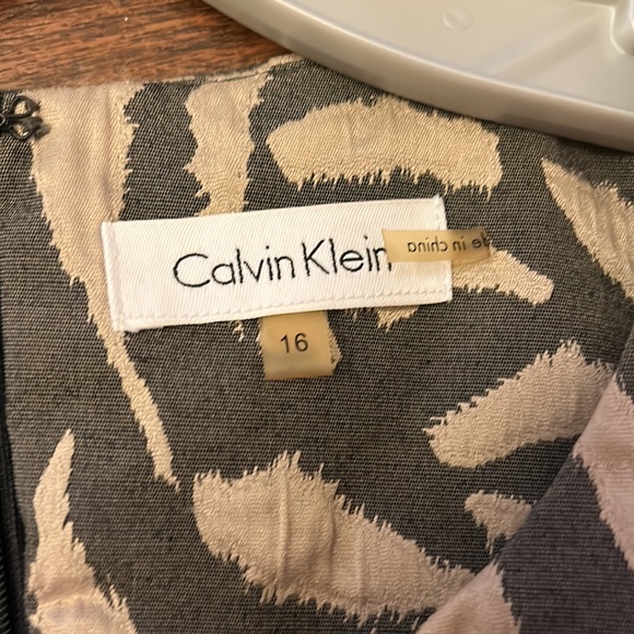 Dress - Picture 3 of 3